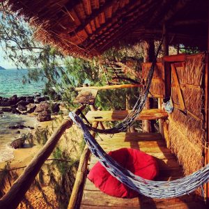 Tận hưởng cảm giác ngủ trên cây khi đến đảo Koh Rong 2