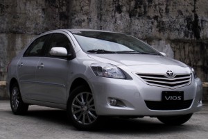 cho-thue-xe-4-cho-toyota-vios-1-5-tre-trung-nang-dong