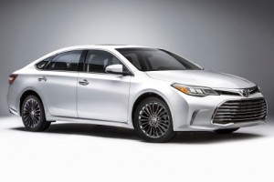 cho-thue-xe-4-cho-toyota-avalon-hybrid-phuc-vu-cuoi-hoi-cong-tac